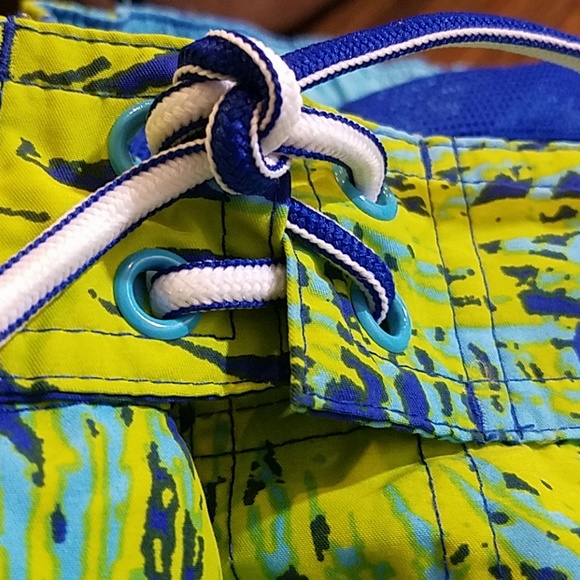 (L) Swim Trunks, lots of pockets - Picture 5 of 5